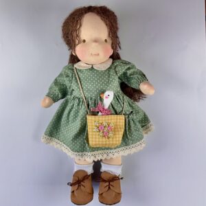 Boneca de Inspiração Waldorf